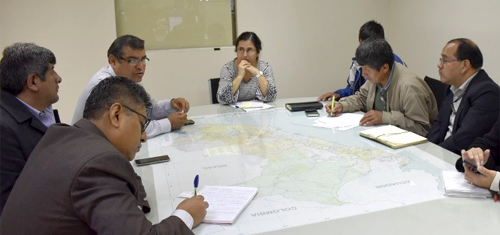 Reunión con congresista Edgard Ochoa sobre colegios de Cusco