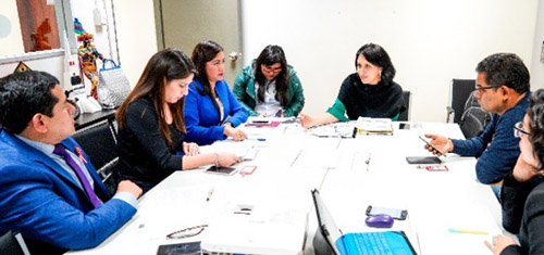 Reunión sobre colegios de Áncash con congresista Carlos Domínguez